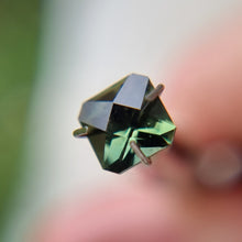 Load image into Gallery viewer, #195 Australian sapphire calibrated square cut 1ct