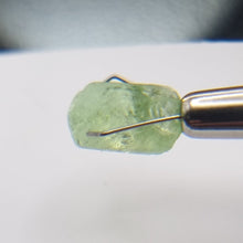 Load image into Gallery viewer, R449 Ludwigited Peridot facet rough 6.0cts