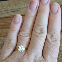 Load image into Gallery viewer, #33 Topaz Hexagon 2.9cts