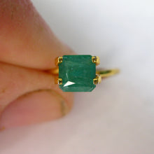 Load image into Gallery viewer, #148 Square scissor crown cut Emerald 1.15cts
