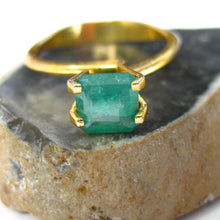 Load image into Gallery viewer, #148 Square scissor crown cut Emerald 1.15cts