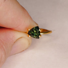 Load image into Gallery viewer, #173 Australian Sapphire Trilliant 1.55cts