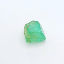 Load image into Gallery viewer, R190 Emerald facet rough 4.0cts
