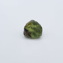 Load image into Gallery viewer, R193 Australian Sapphire facet rough 2.8cts
