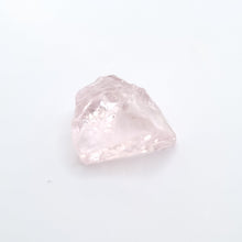 Load image into Gallery viewer, R207 Morganite facet rough 5.8cts
