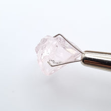 Load image into Gallery viewer, R207 Morganite facet rough 5.8cts
