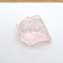 Load image into Gallery viewer, R211 Morganite facet rough 20.3cts
