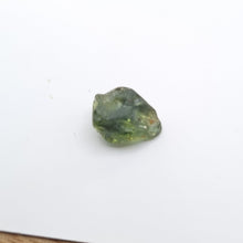 Load image into Gallery viewer, R222 Australian Sapphire facet rough 3.15cts
