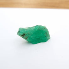 Load image into Gallery viewer, R325 Emerald facet rough 5.4cts
