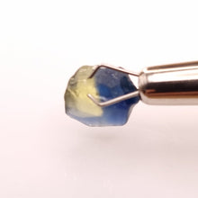 Load image into Gallery viewer, R277 Australian Sapphire facet rough 2.4cts
