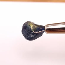Load image into Gallery viewer, R287 Australian Sapphire facet rough 4.0cts
