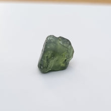 Load image into Gallery viewer, R298 Australian Sapphire facet rough 3.45cts
