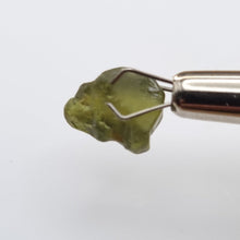 Load image into Gallery viewer, R300 Australian Sapphire facet rough 3.5cts

