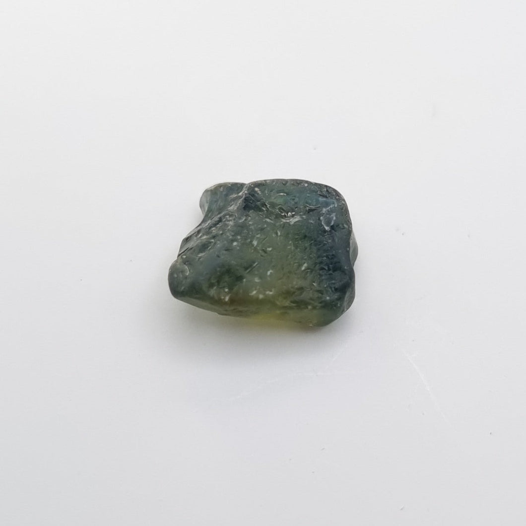 R305 Australian Sapphire facet rough 5.35cts