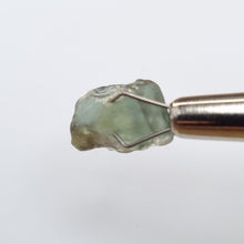 Load image into Gallery viewer, R308 Australian Sapphire facet rough 3.8cts
