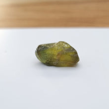 Load image into Gallery viewer, R315 Australian Sapphire facet rough 7.6cts
