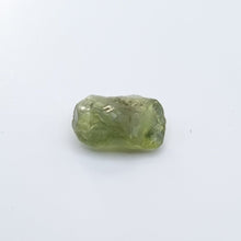 Load image into Gallery viewer, R320 Australian Sapphire facet rough 4.4cts
