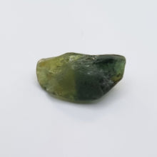 Load image into Gallery viewer, R322 Australian Sapphire facet rough 5.3cts
