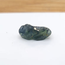 Load image into Gallery viewer, R331 Australian Sapphire facet rough 5.1cts
