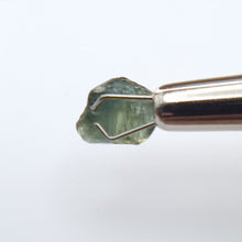Load image into Gallery viewer, R339 Australian Sapphire facet rough 2.2cts

