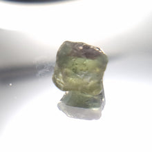 Load image into Gallery viewer, R341 Australian Sapphire facet rough 4.6cts
