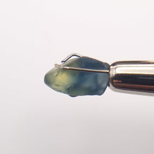 Load image into Gallery viewer, R345 Australian Sapphire facet rough 2.35cts
