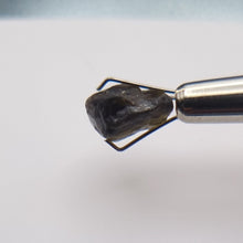Load image into Gallery viewer, R348 Australian Sapphire facet rough 4.0cts
