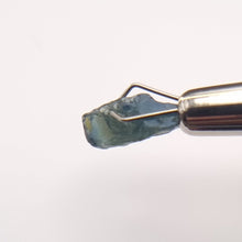 Load image into Gallery viewer, R352 Australian Sapphire facet rough 2.2cts
