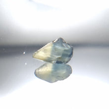 Load image into Gallery viewer, R358 Australian Sapphire facet rough 1.5cts

