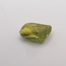 Load image into Gallery viewer, R364 Australian Sapphire facet rough 2.45cts
