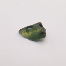 Load image into Gallery viewer, R366 Australian Sapphire facet rough 3.05cts

