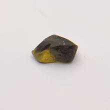 Load image into Gallery viewer, R367 Australian Sapphire facet rough 2.85cts
