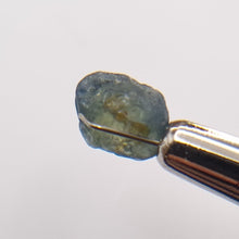 Load image into Gallery viewer, R380 Australian Sapphire star rough 2.1cts
