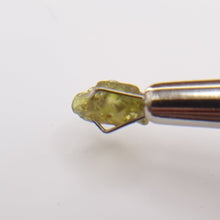 Load image into Gallery viewer, R381 Australian Sapphire facet rough 2.15cts
