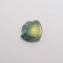 Load image into Gallery viewer, R382 Australian Sapphire facet rough 2.1cts
