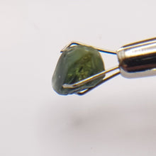 Load image into Gallery viewer, R386 Australian Sapphire facet rough 2.8cts

