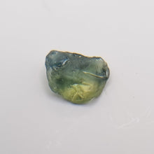 Load image into Gallery viewer, R388 Australian Sapphire facet rough 1.55cts
