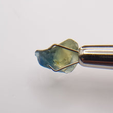 Load image into Gallery viewer, R392 Australian Sapphire facet rough 2.9cts
