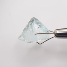 Load image into Gallery viewer, R471 Aquamarine facet rough 8.7cts
