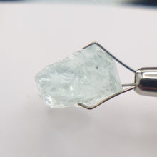 Load image into Gallery viewer, R474 Aquamarine facet rough 10.5cts
