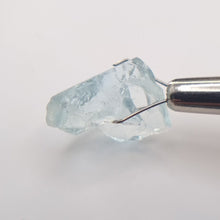 Load image into Gallery viewer, R475 Aquamarine facet rough 8.55cts
