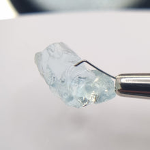 Load image into Gallery viewer, R475 Aquamarine facet rough 8.55cts
