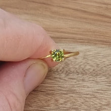 Load image into Gallery viewer, #199 Green Mali Garnet brilliant 0.6cts
