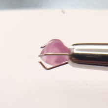 Load image into Gallery viewer, R480 Spinel facet rough 1.2cts
