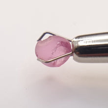 Load image into Gallery viewer, R484 Spinel facet rough 1.25cts
