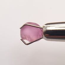 Load image into Gallery viewer, R484 Spinel facet rough 1.25cts
