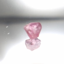 Load image into Gallery viewer, R491 Spinel facet rough 1.2cts
