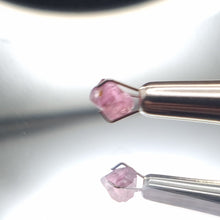 Load image into Gallery viewer, R491 Spinel facet rough 1.2cts
