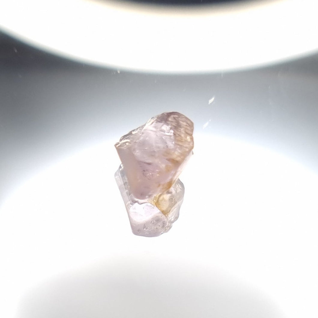 R494 Spinel facet rough 2.1cts