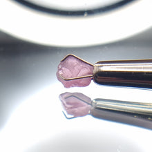 Load image into Gallery viewer, R497 Spinel facet rough 1.45cts
